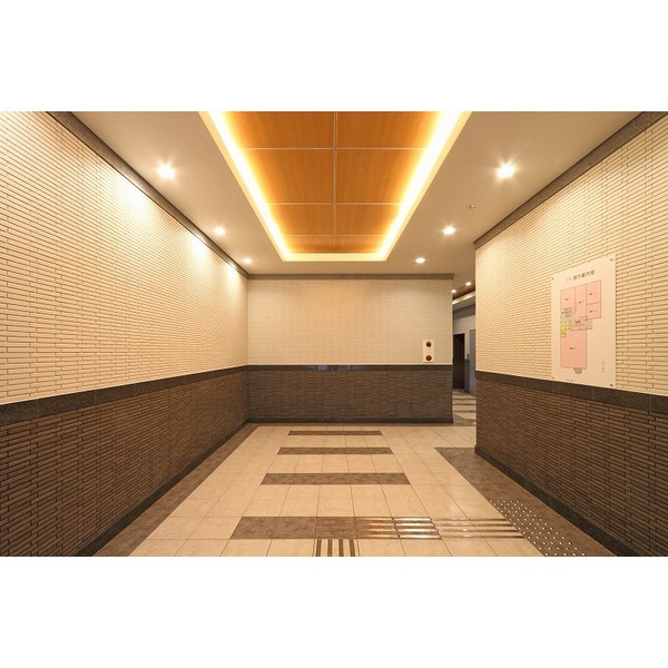 2/2 エントランス