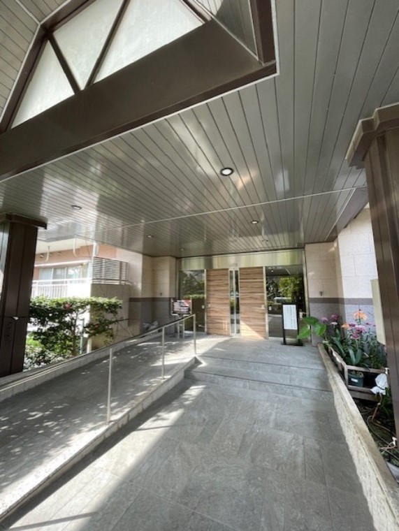 4/4 エントランス