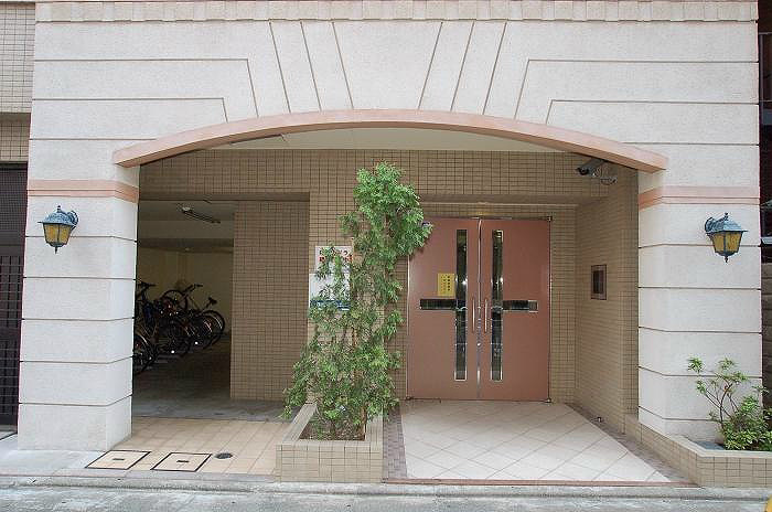 17/26 エントランス