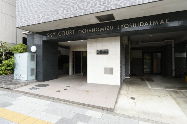 18/20 エントランス