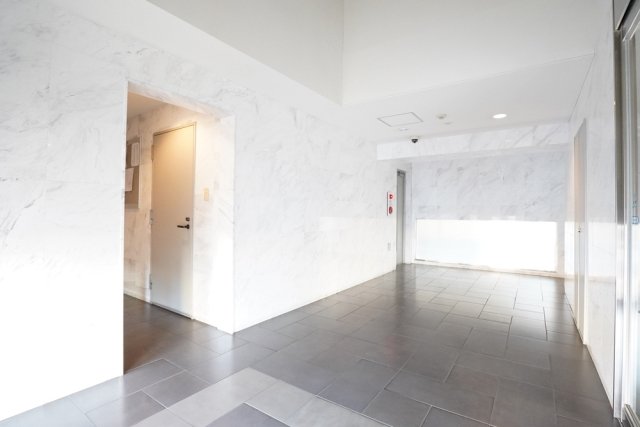 19/20 エントランス