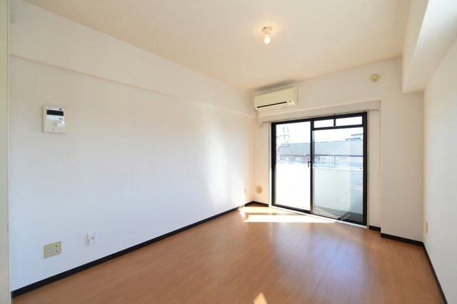 24/30 エントランス