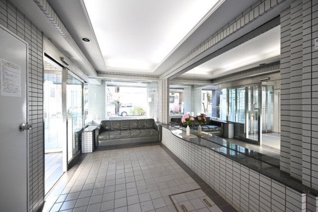 22/30 エントランス