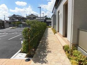 16/16 エントランス