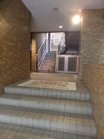 15/23 エントランス