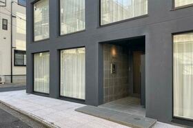 13/13 エントランス