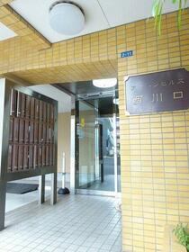 16/16 エントランス