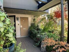 16/16 エントランス