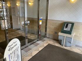 15/15 エントランス