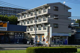 メイプルコートの外観