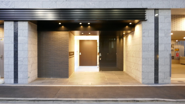 28/29 エントランス