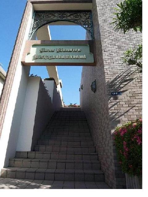 26/29 エントランス