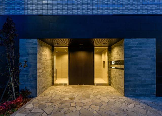 25/28 エントランス