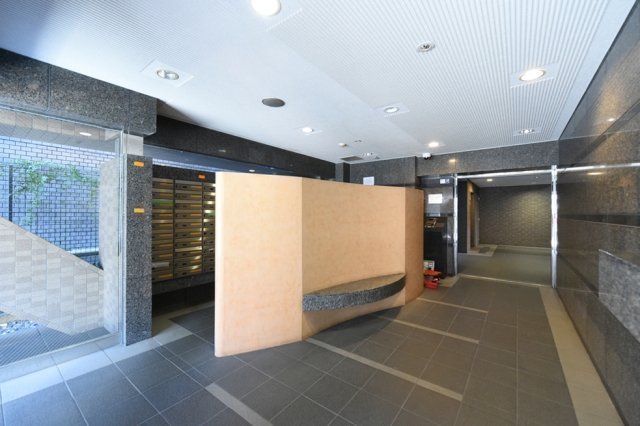 13/16 エントランス