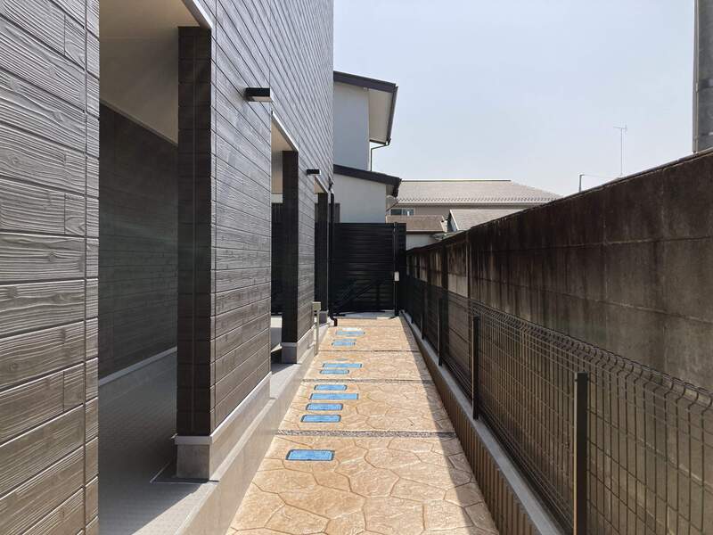 13/14 エントランス