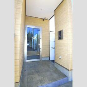 15/15 エントランス