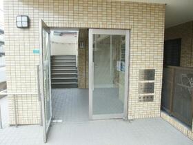 2/2 エントランス