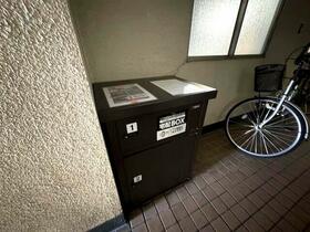 16/16 エントランス