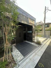 16/16 エントランス