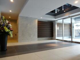 13/13 エントランス