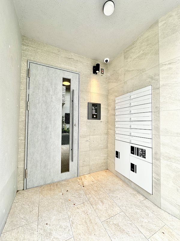 14/14 エントランス