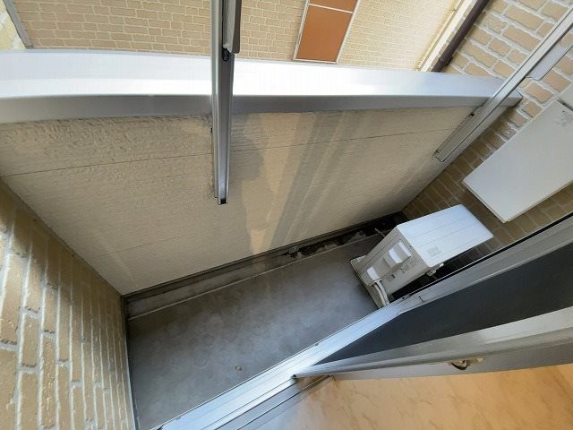 13/18 バルコニー