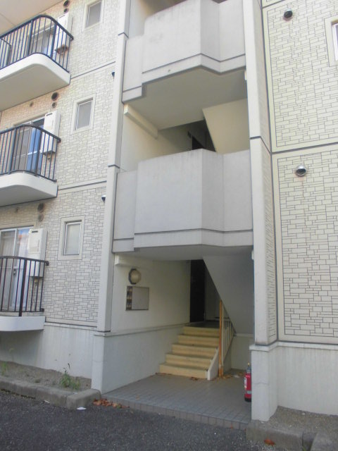 21/27 エントランス