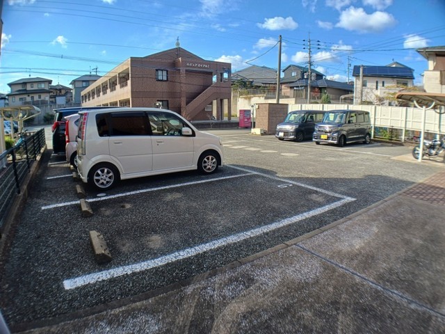 13/19 駐車場