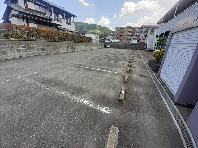 13/20 駐車場