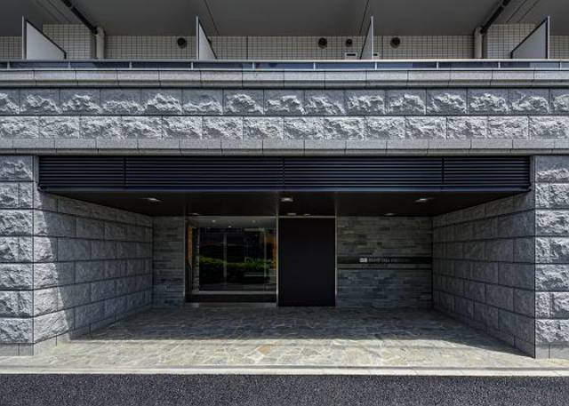 27/30 エントランス