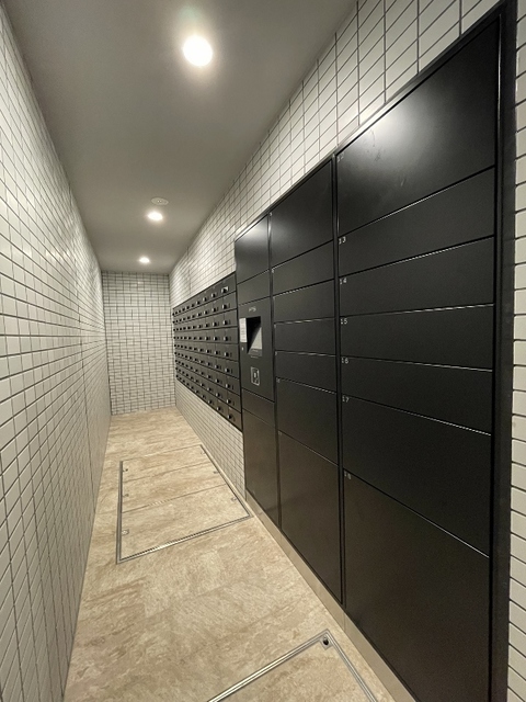 23/28 エントランス