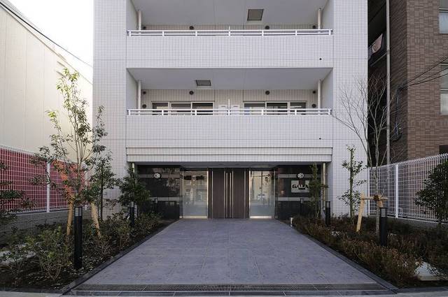 16/20 エントランス