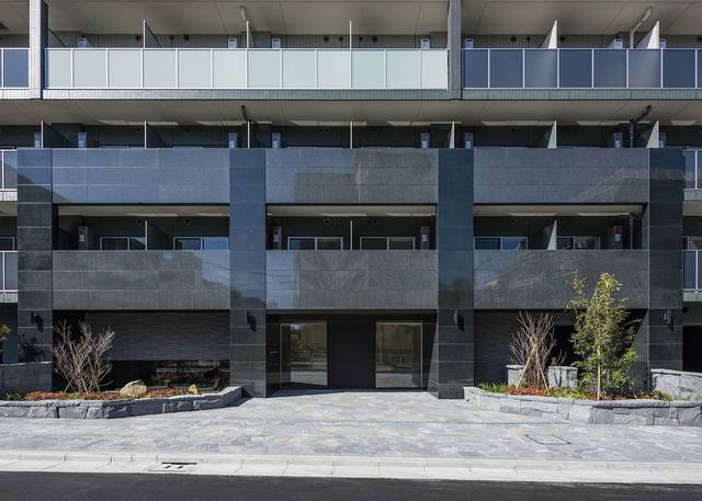 21/25 エントランス