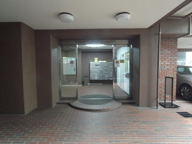 2/3 エントランス