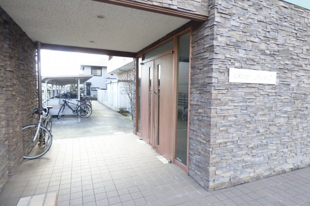 22/30 エントランス