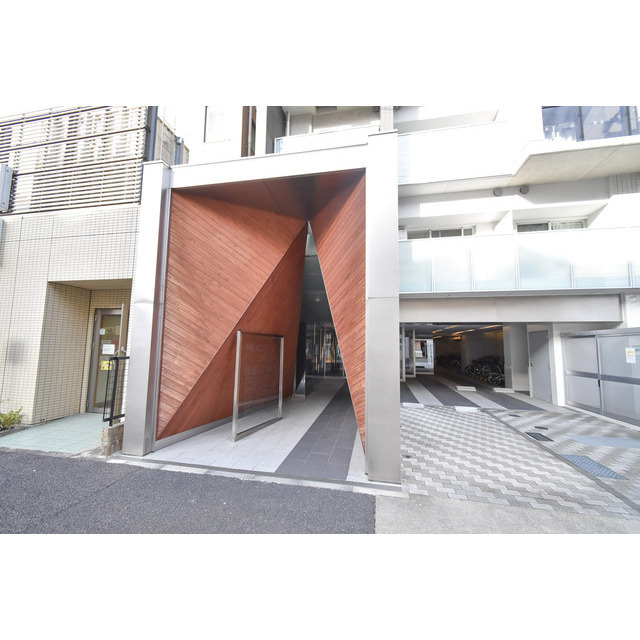 15/16 エントランス