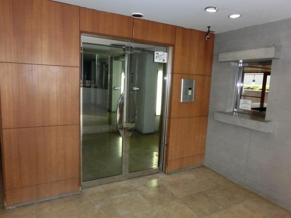 4/4 エントランス