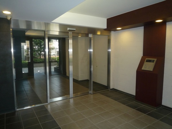 14/14 エントランス