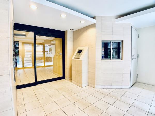 2/4 エントランス