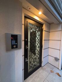 16/16 エントランス