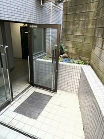 15/15 エントランス