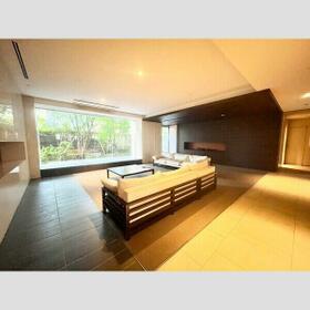 2/2 エントランス