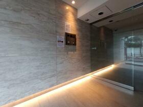 2/2 エントランス