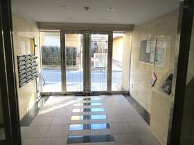 16/16 エントランス