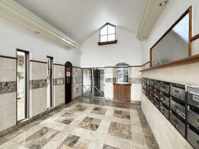 2/2 エントランス