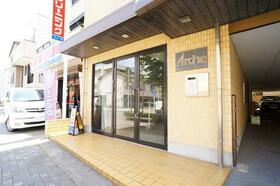 17/17 エントランス