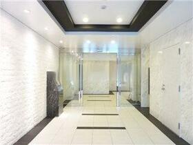 16/16 エントランス