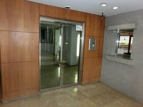 5/5 エントランス