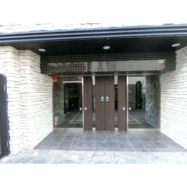 3/4 エントランス