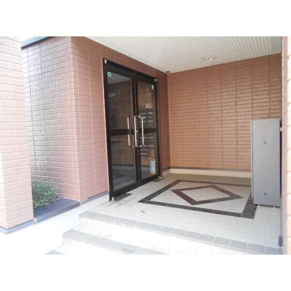 14/25 エントランス